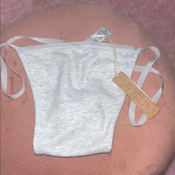 SKIMS Gray Thong - Picture 3 of 3
